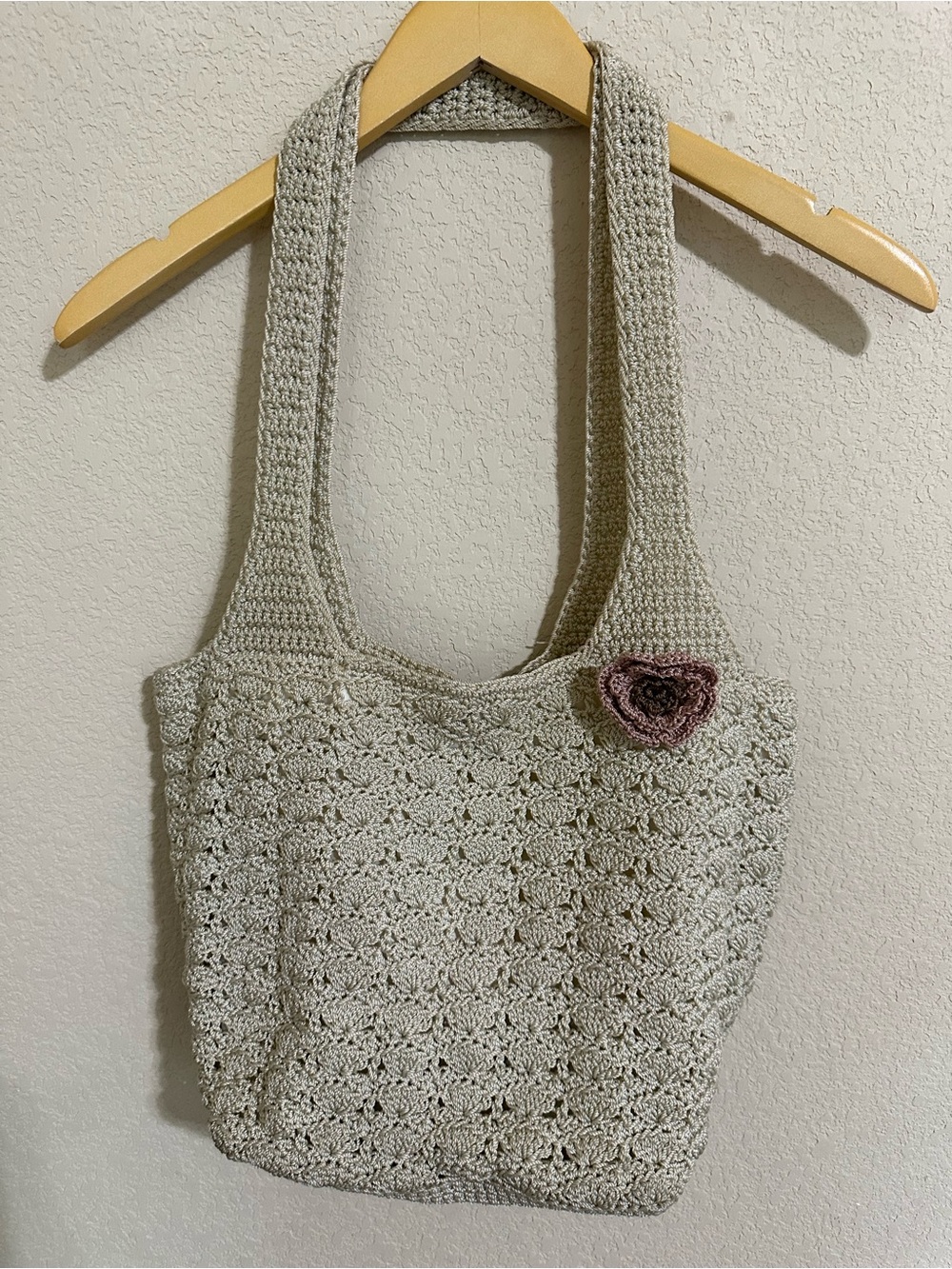 Croft & Barrow Woven Crochet Like Tote Bag in Light Beige with Pink Accent